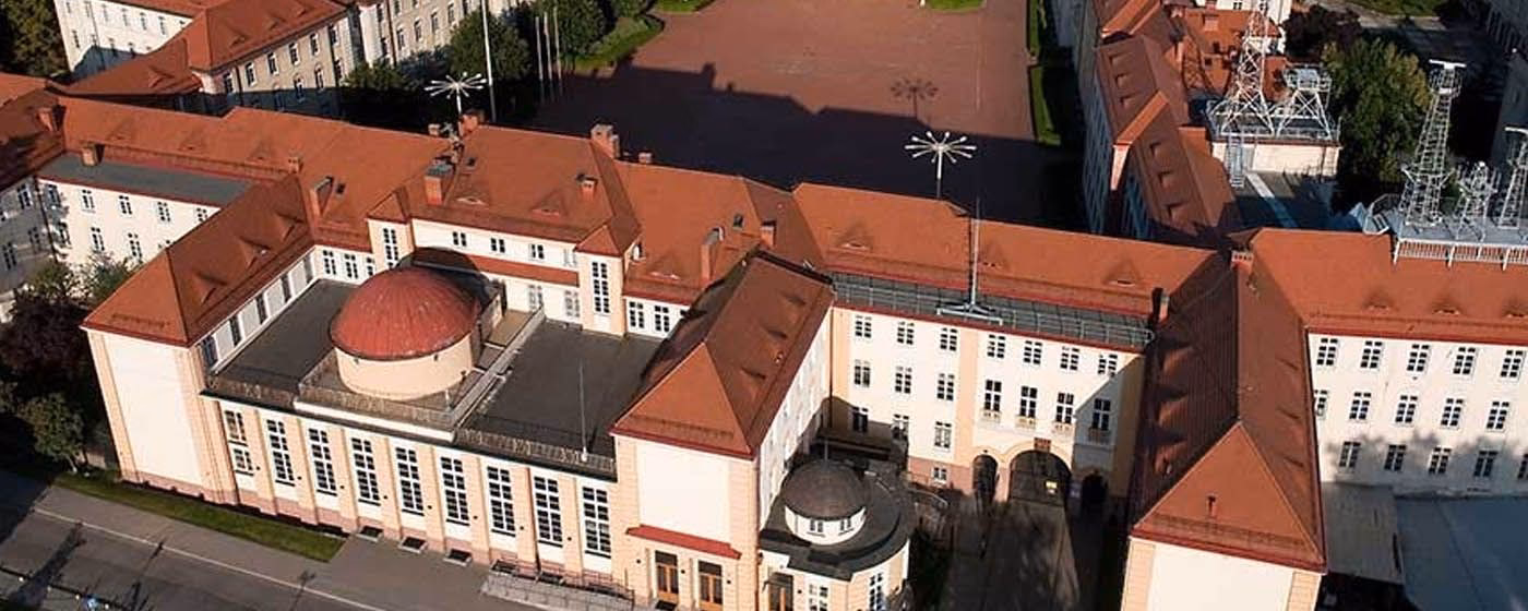 Jakie spółki wchodzą w skład Akademii Marynarki Wojennej?