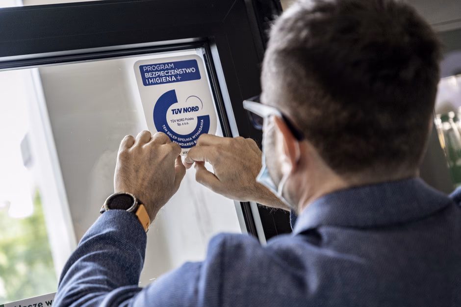 Czy właściciele Żabek mają po 100 tys. zł długów?