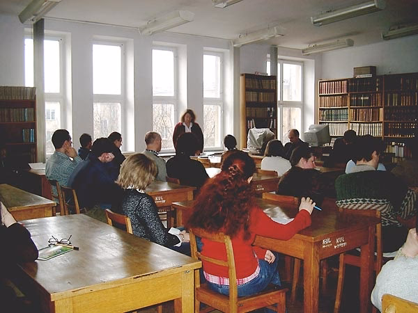 Komu podlega biblioteka?