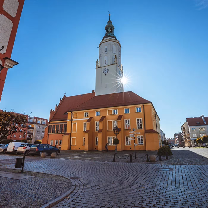 Do kogo należy Namyslow?