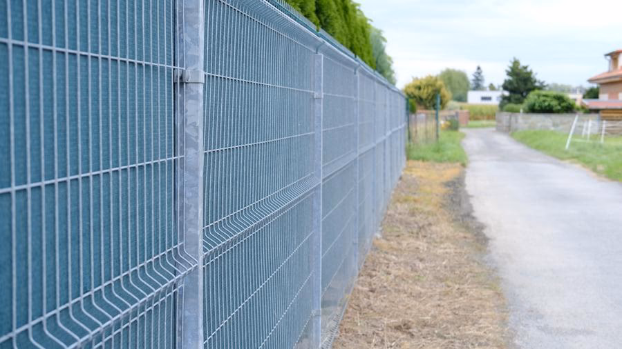 Czy muszę zgłaszać budowę ogrodzenia?