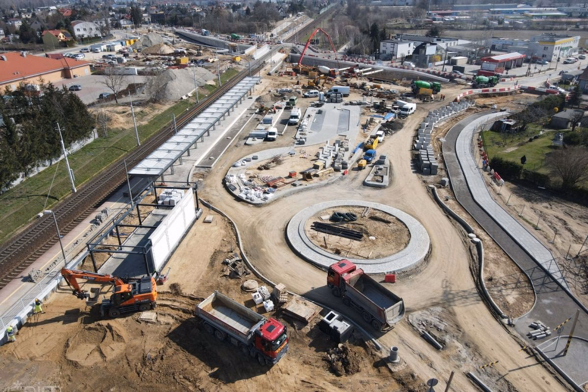 Czego nie wolno robić w pasie drogowym?