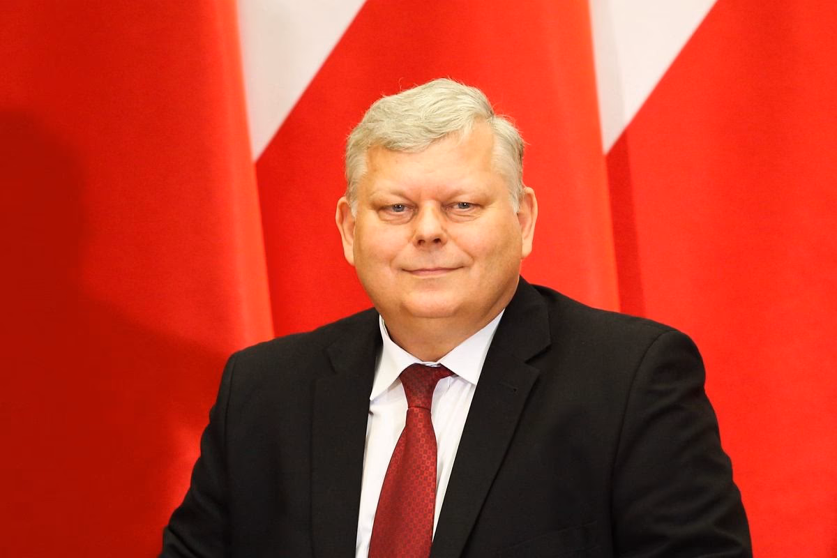 Jakie wykształcenie ma poseł Suski?