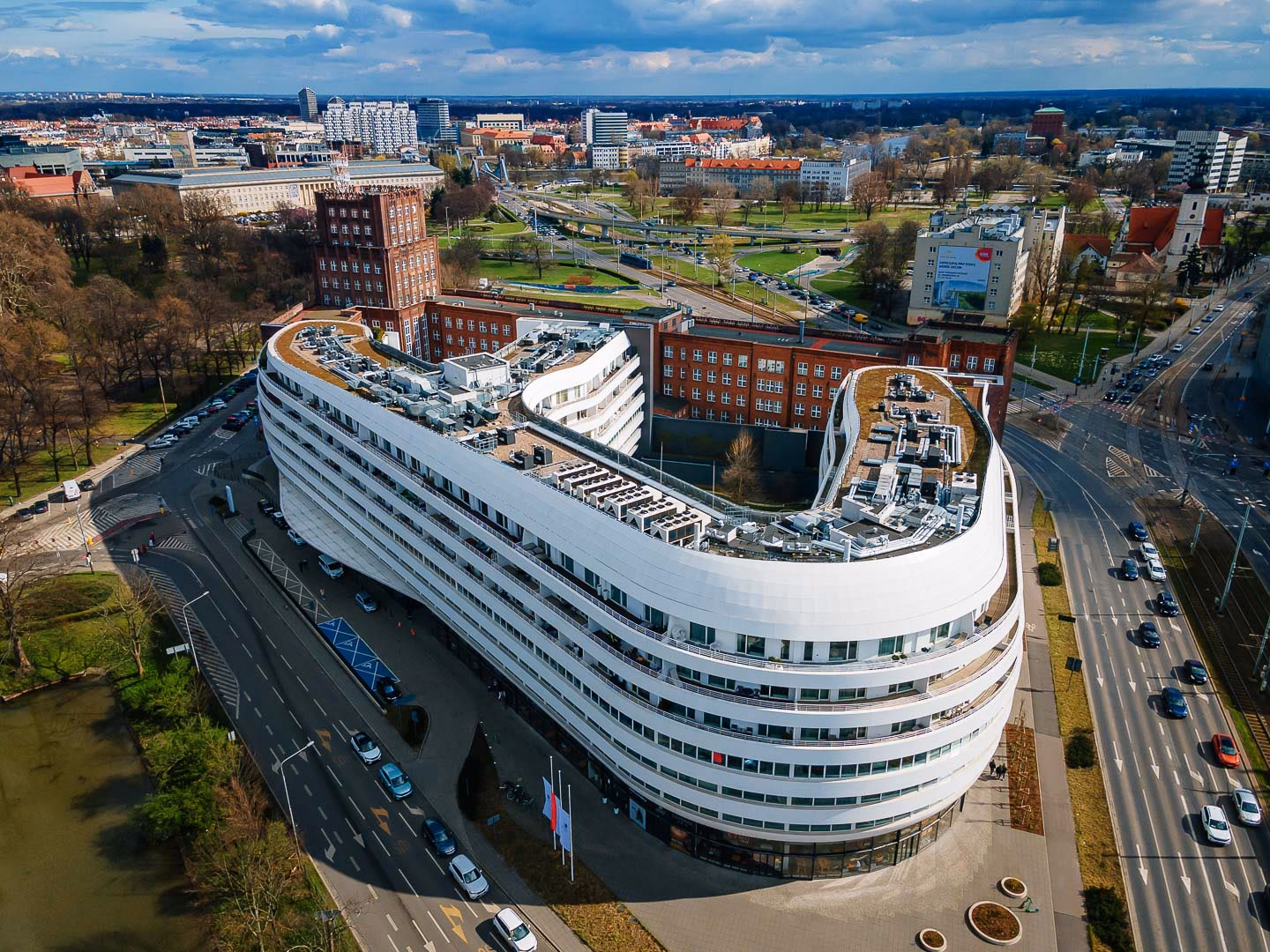 Czy Doubletree oferuje bezpłatną wodę?