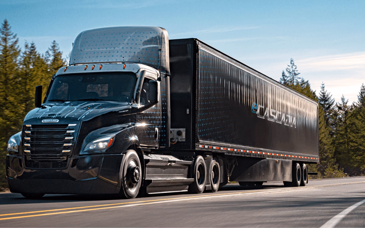 Jaki jest numer telefonu do siedziby Freightliner?
