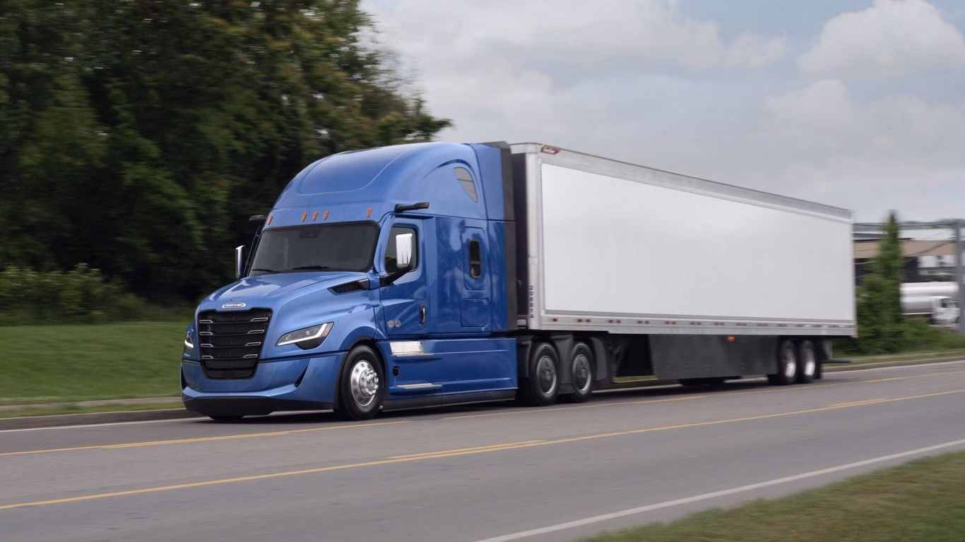 Czy Freightliner jest własnością GMC?