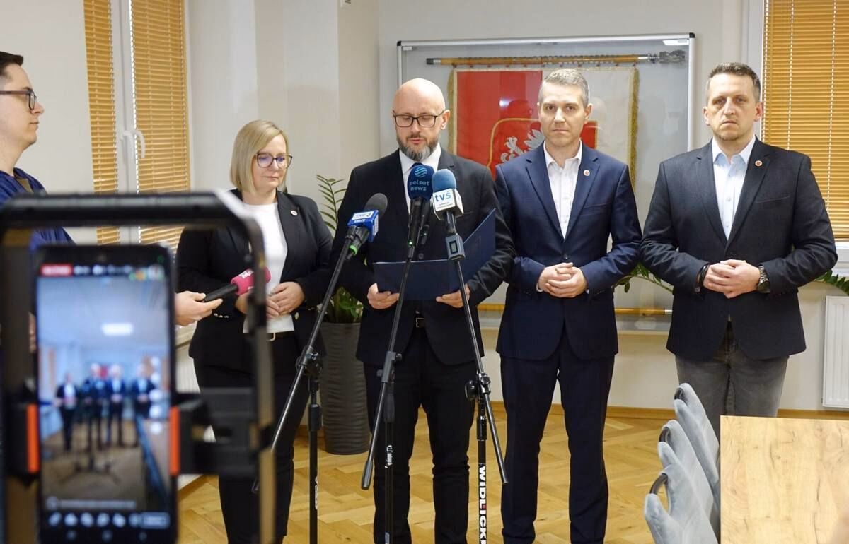 Kto jest dyrektorem szpitala w Skarżysku?