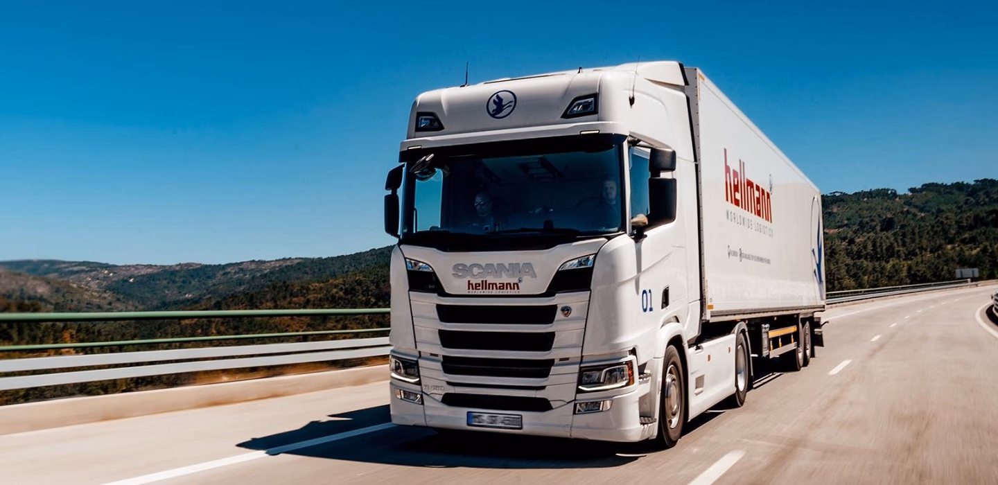 Jaka jest korekta paliwowa w Hellmann?