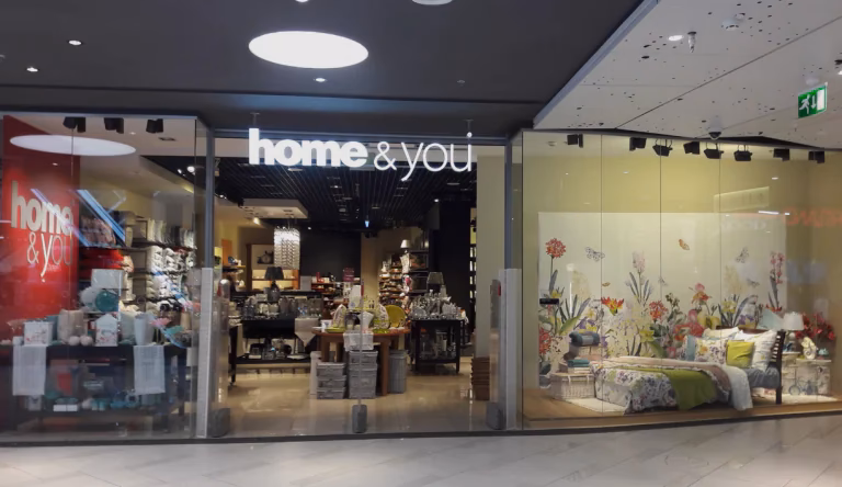 Kto jest właścicielem Home and You?