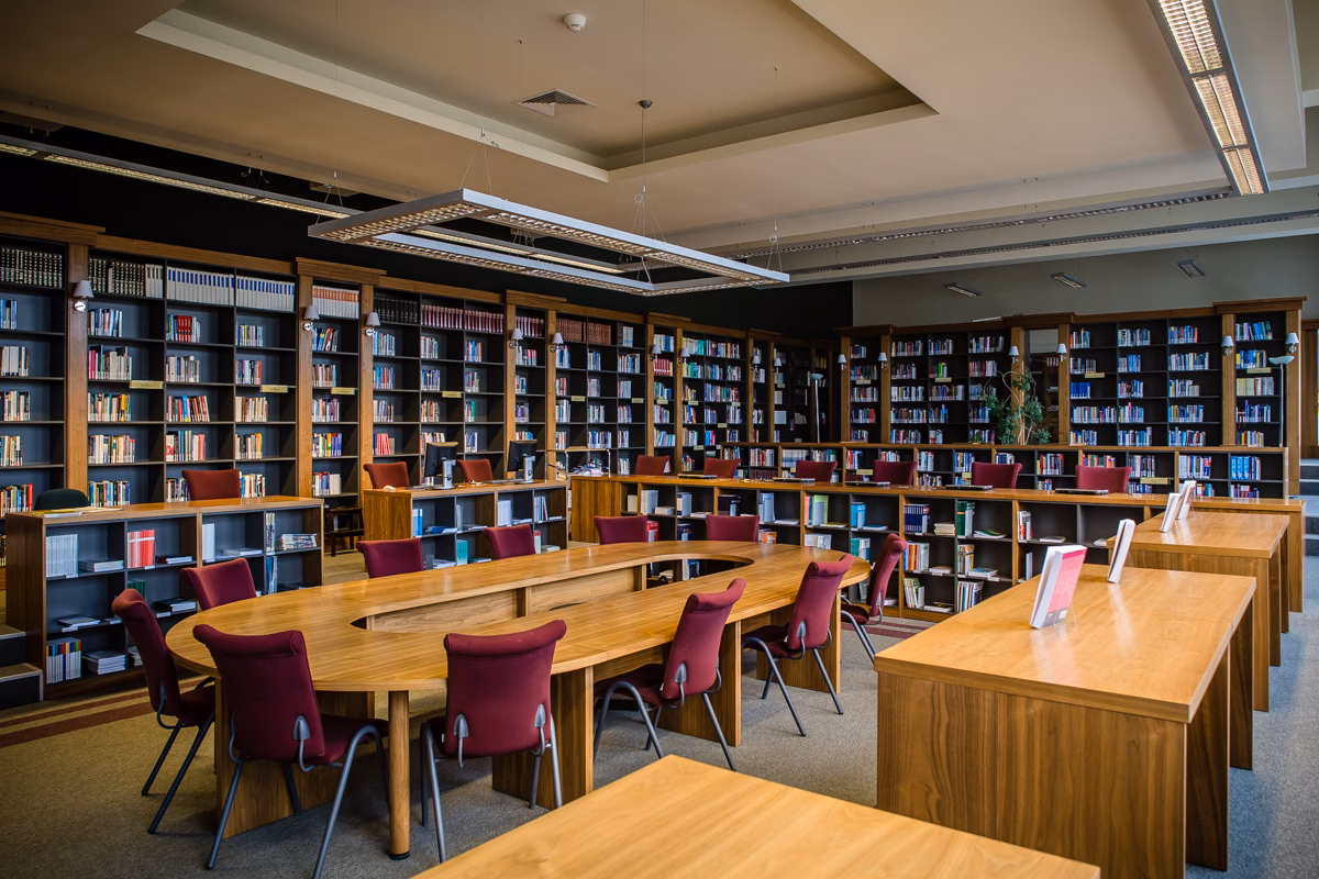 Czym jest krajowa szkoła administracji państwowej?