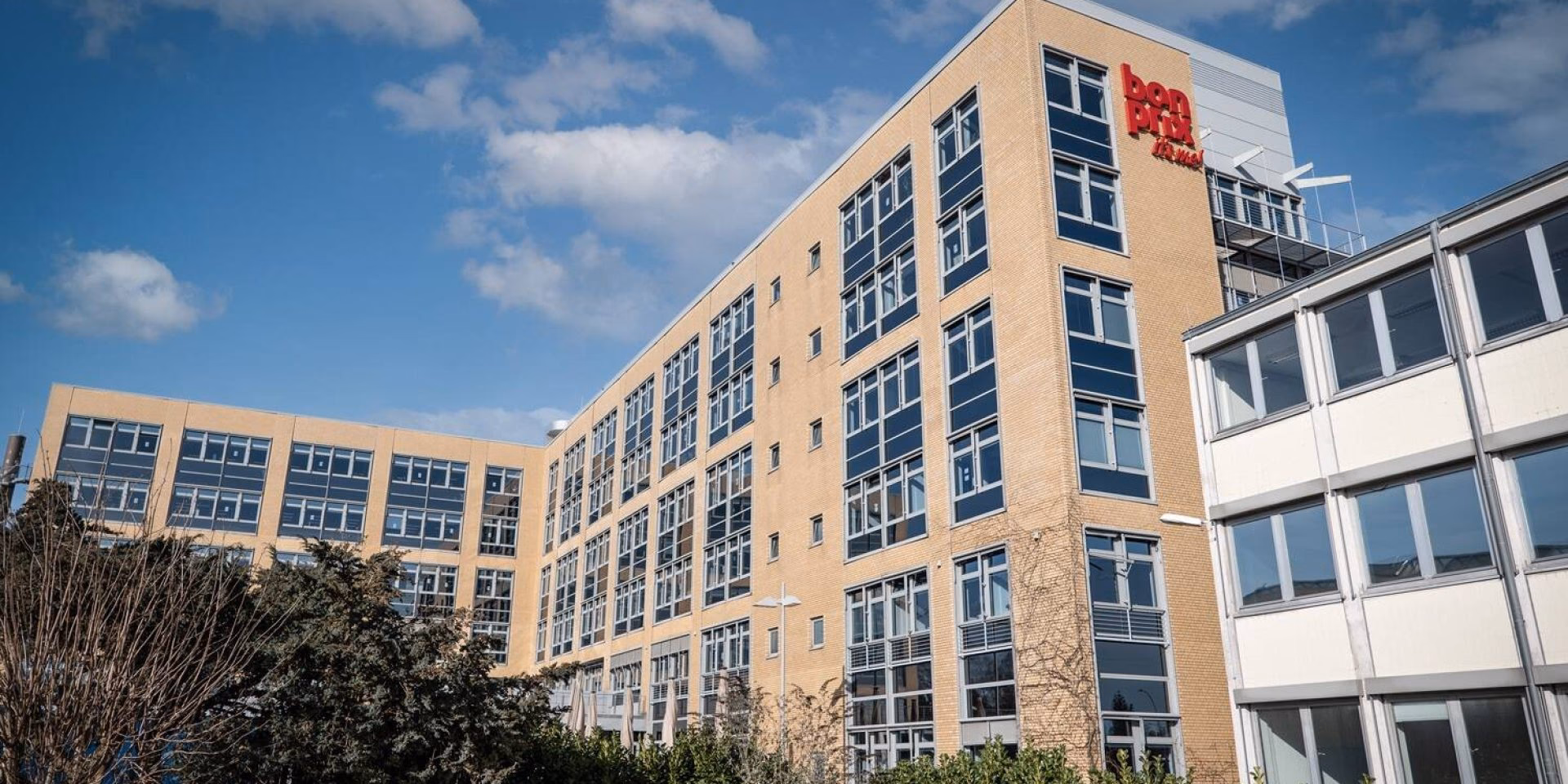 Gdzie jest siedziba Bonprix?