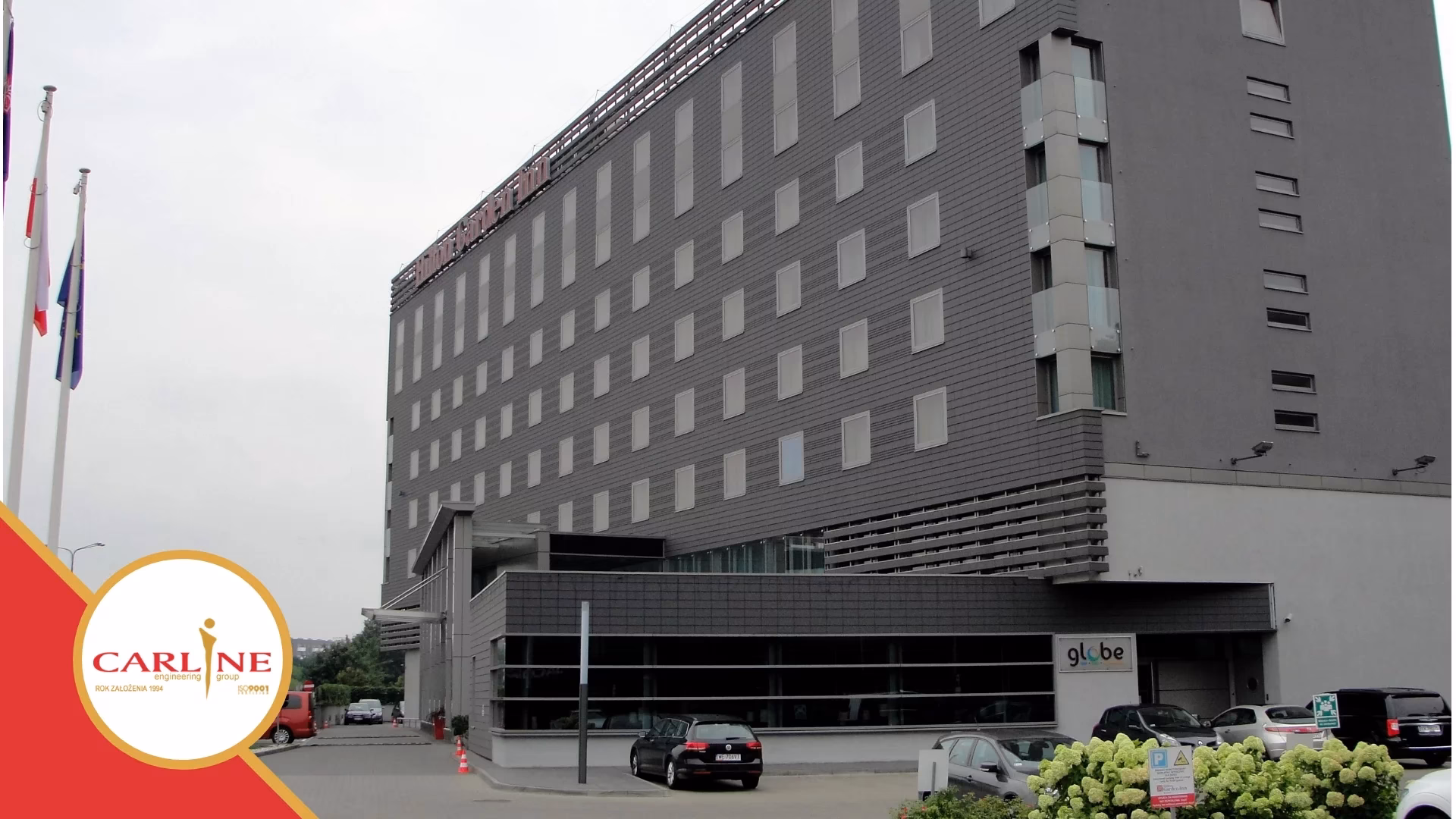 Ile zarabia recepcjonistka w hotelu Hilton?