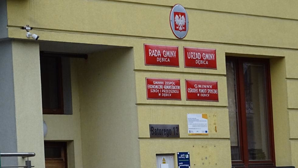 Czym się różni urząd miasta od urzędu miejskiego?