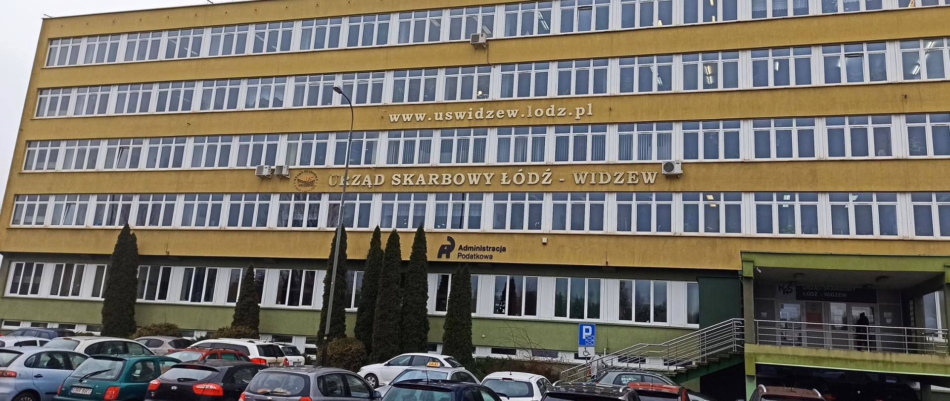 Czy jest infolinia do urzędu skarbowego?