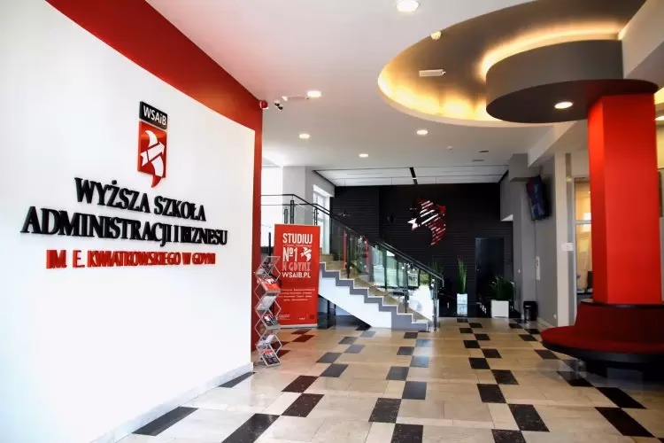Jakie są godziny pracy dziekanatu WSAiB?