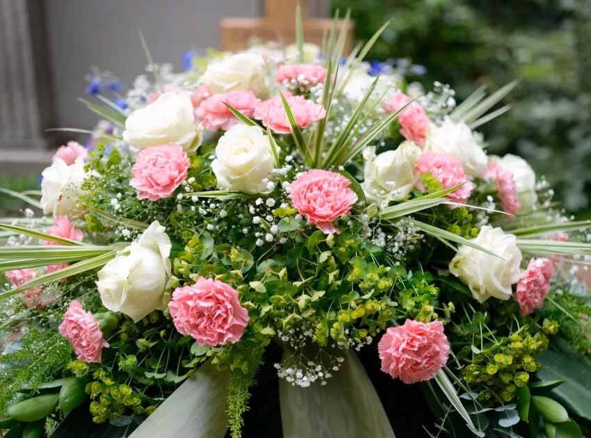 Czy kwiaty na pogrzeb można zaliczyć do kosztów podatkowych?