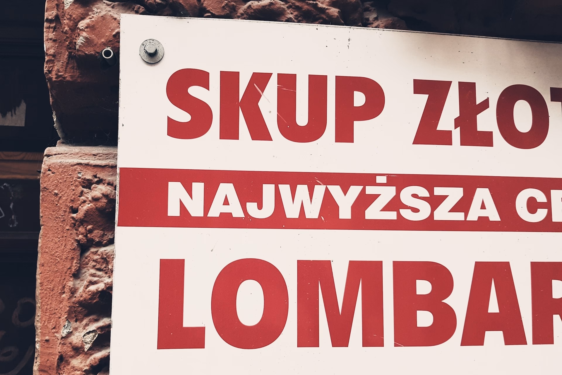 Czy lombard może wystawiać faktury?