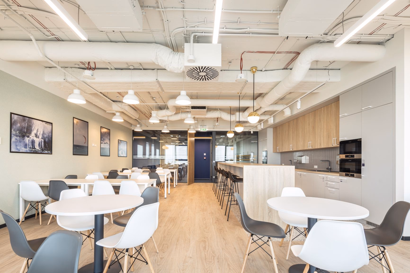 Ile zarabia się w Lufthansa?