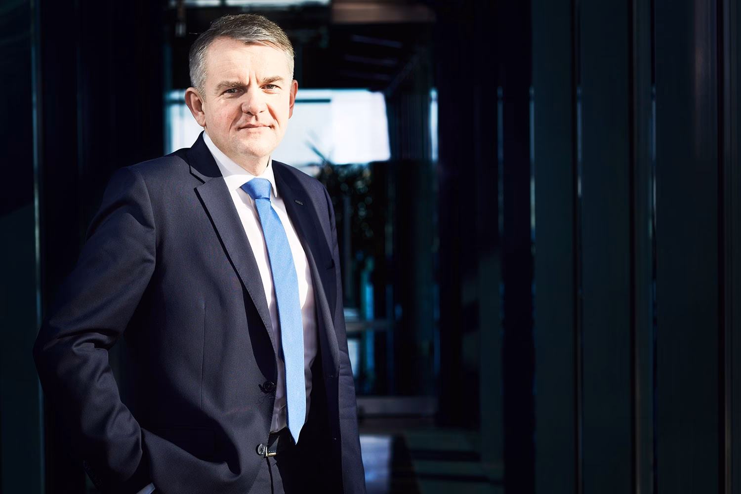 Ile osób zatrudnia Mirbud?