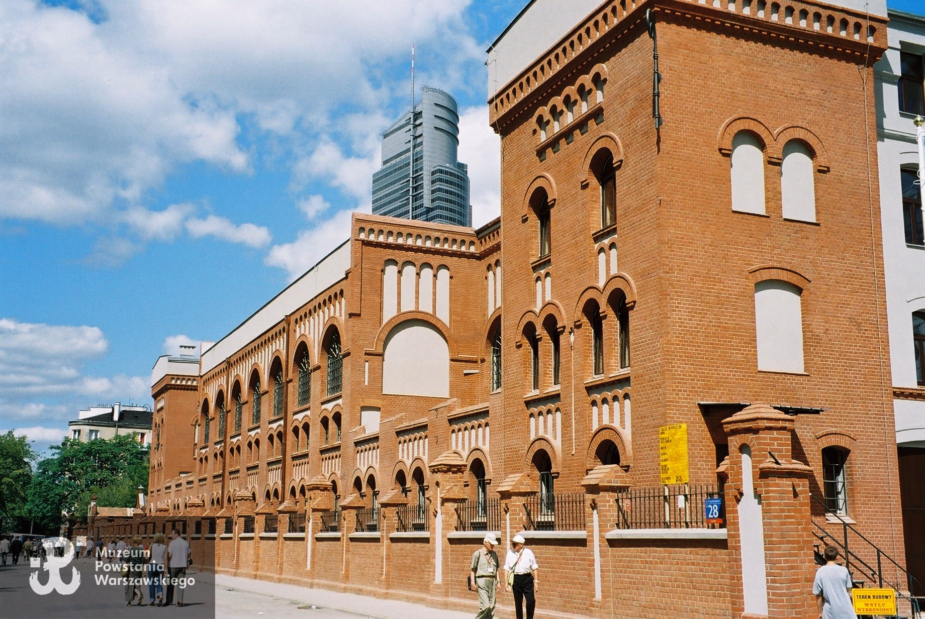 Ile kosztuje wypożyczenie audioprzewodnika w Muzeum Powstania Warszawskiego?