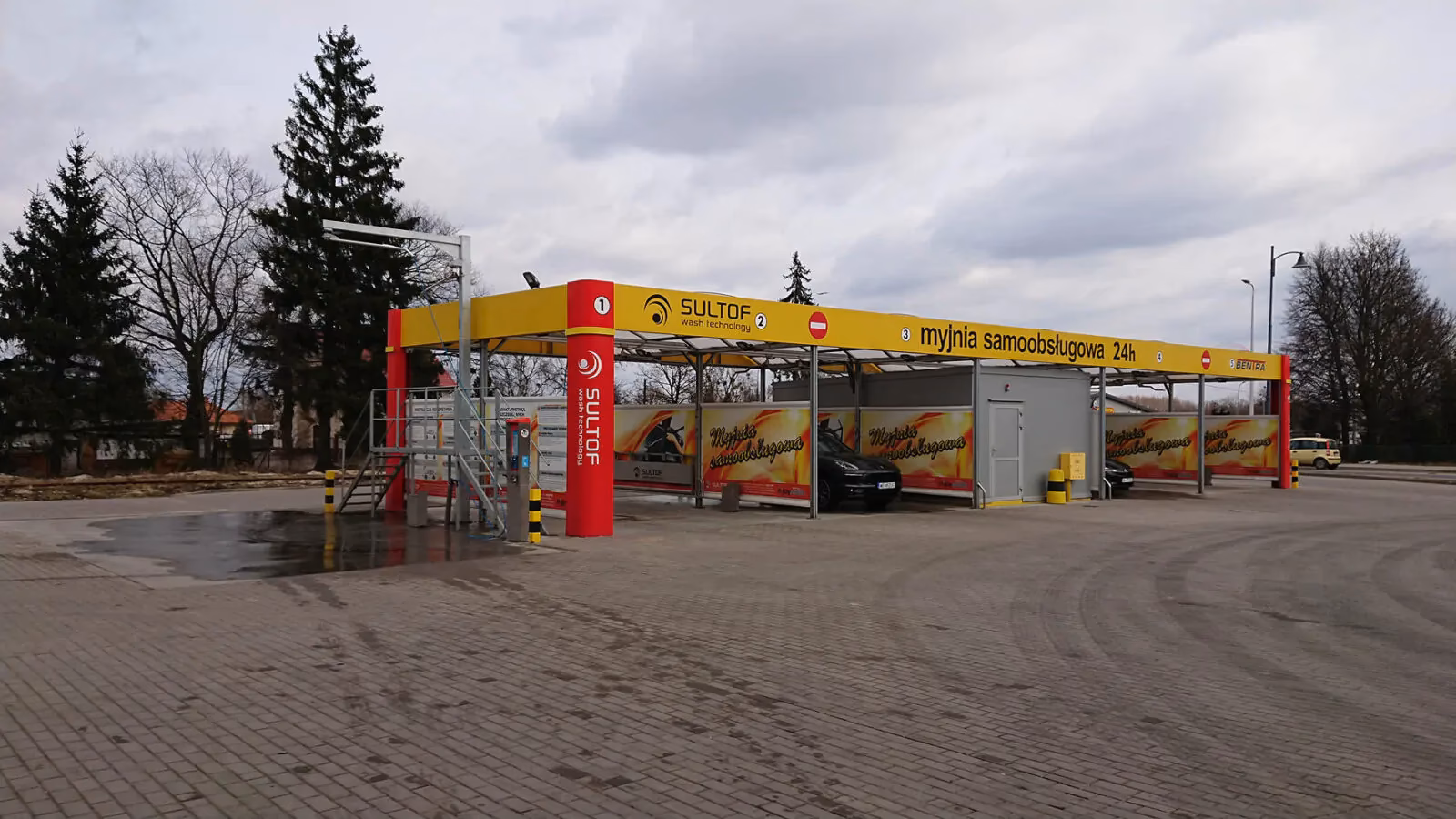 Czy myjnia bezdotykowa musi wystawiać faktury?