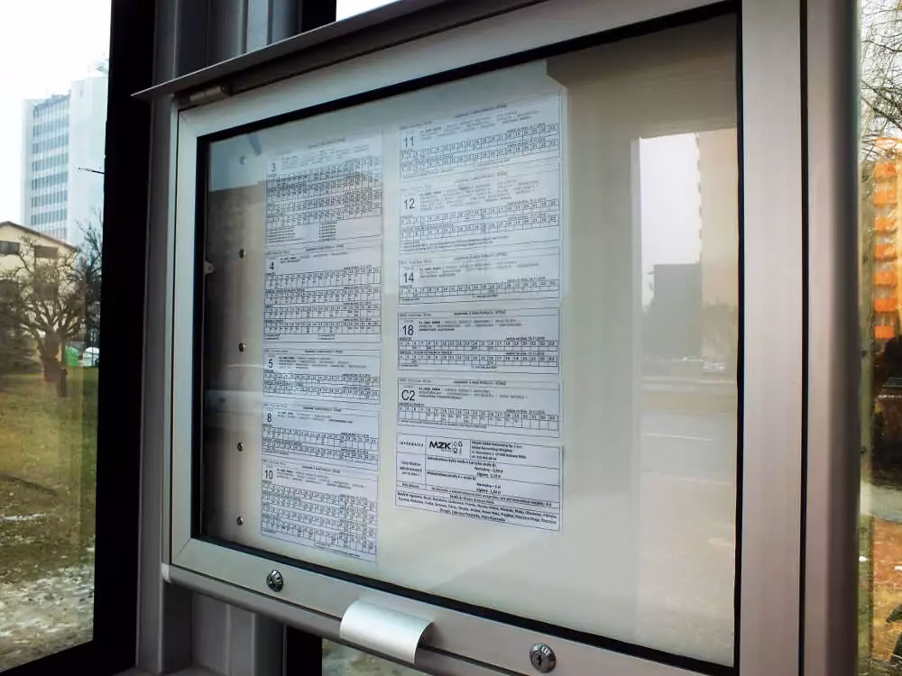 Kto zatwierdza rozkłady jazdy?