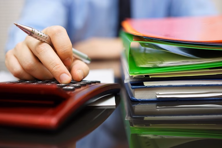 Jak zaksięgować opłatę prolongacyjną ZUS?