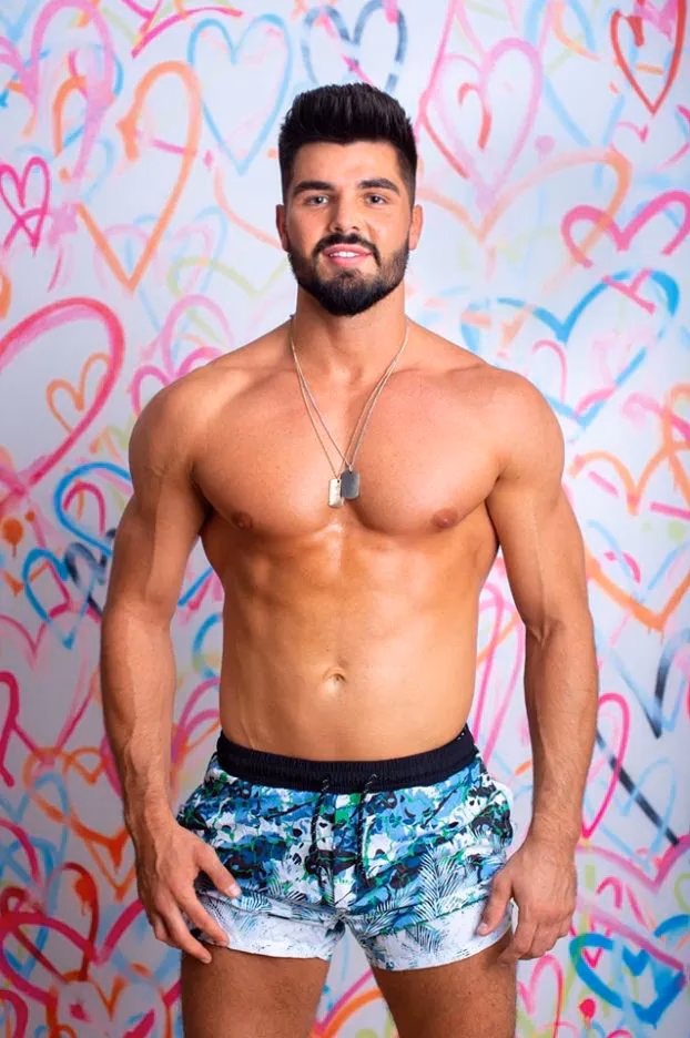 Ile waży Piotr Tyburski?