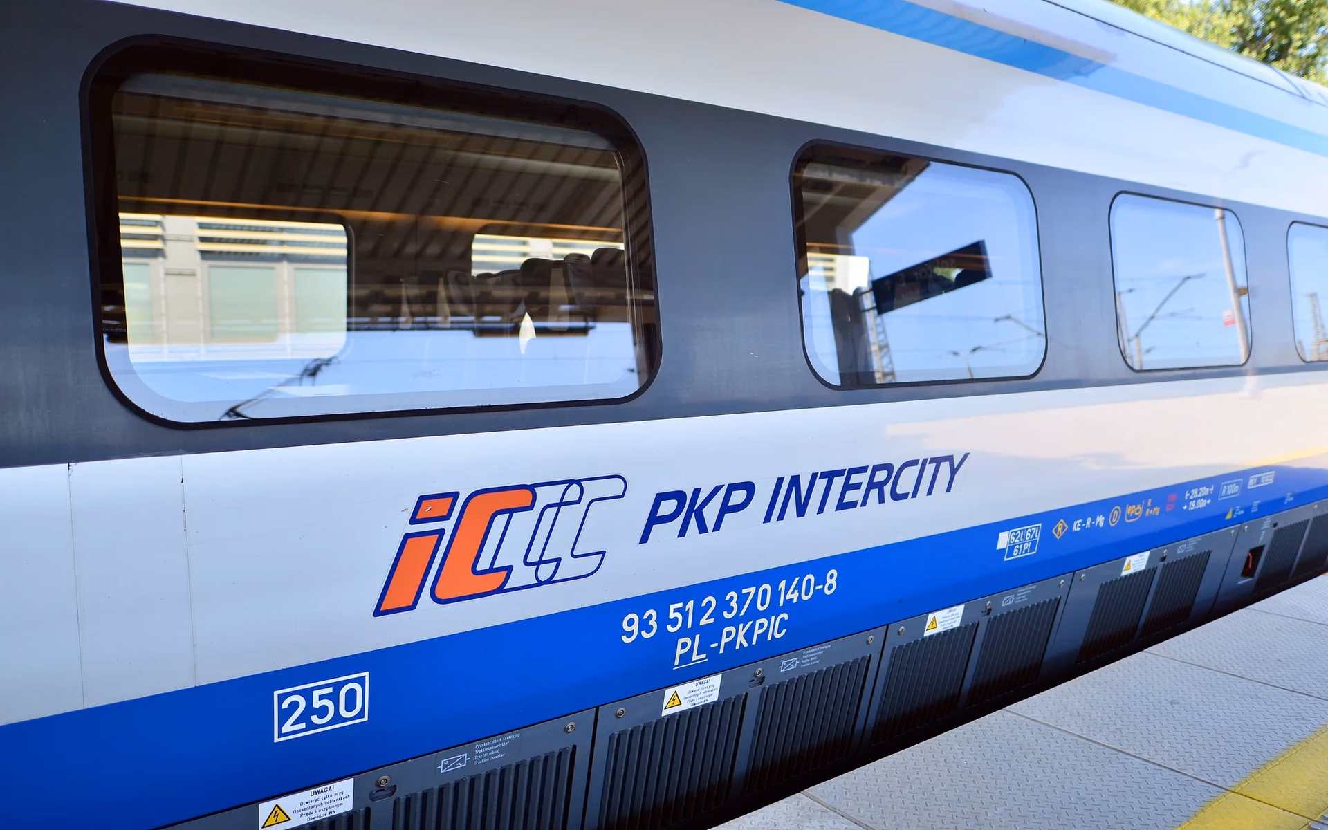 Jak skontaktować się z PKP Intercity?