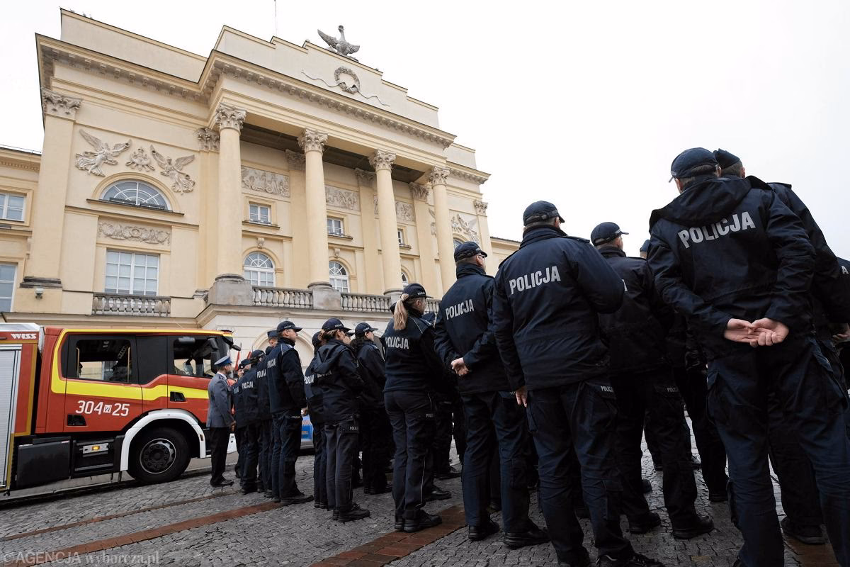 Jak sprawdzić status sprawy na Policji Warszawa?