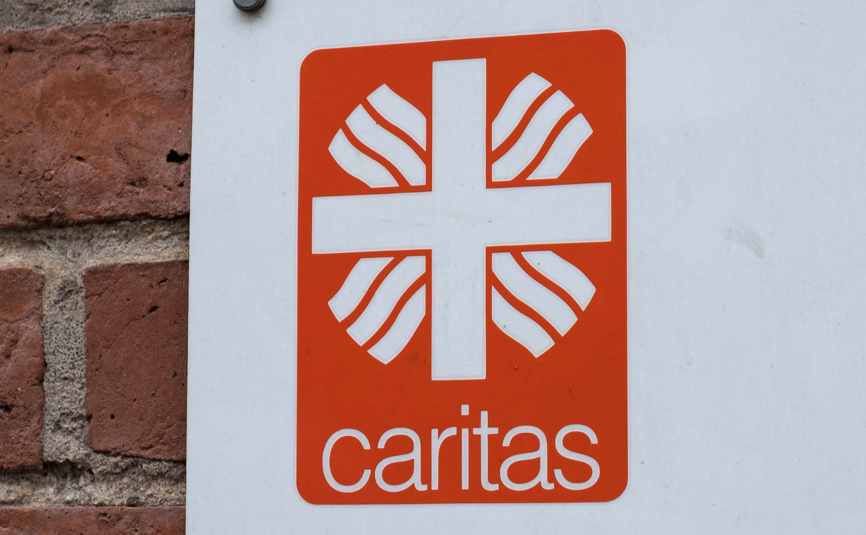 Ile Caritas daje?