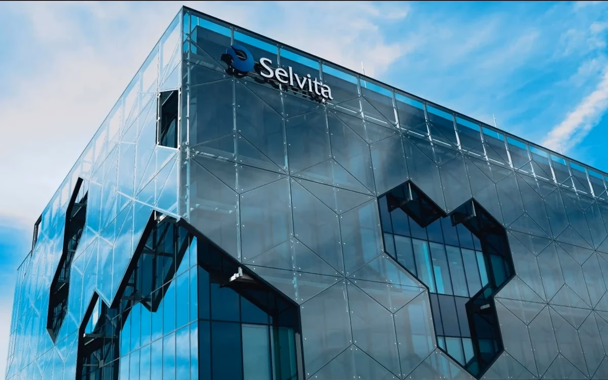Ilu pracowników zatrudnia Selvita?