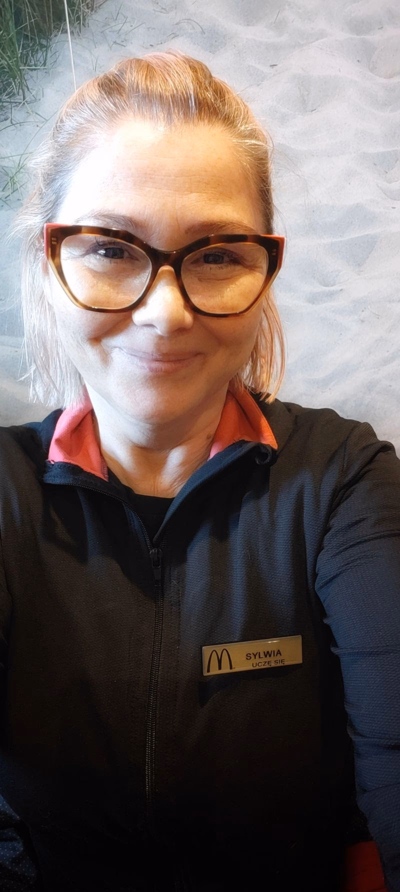 Czy Sylwia Szostak jest z Akop Szostak?