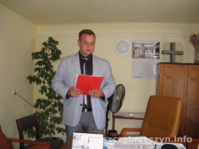 Czy Janusz Oś jest dyrektorem szpitala w Szczebrzeszynie?