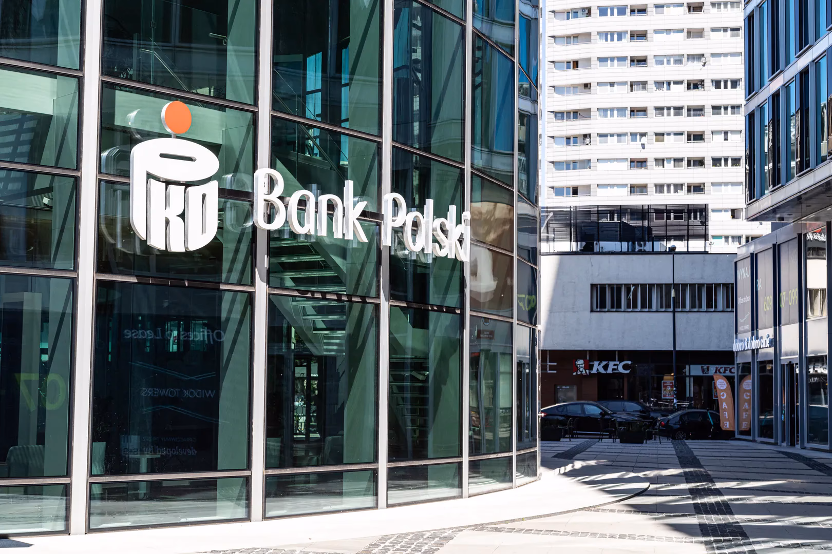 Jaki jest limit wypłaty gotówki w oddziale PKO BP?