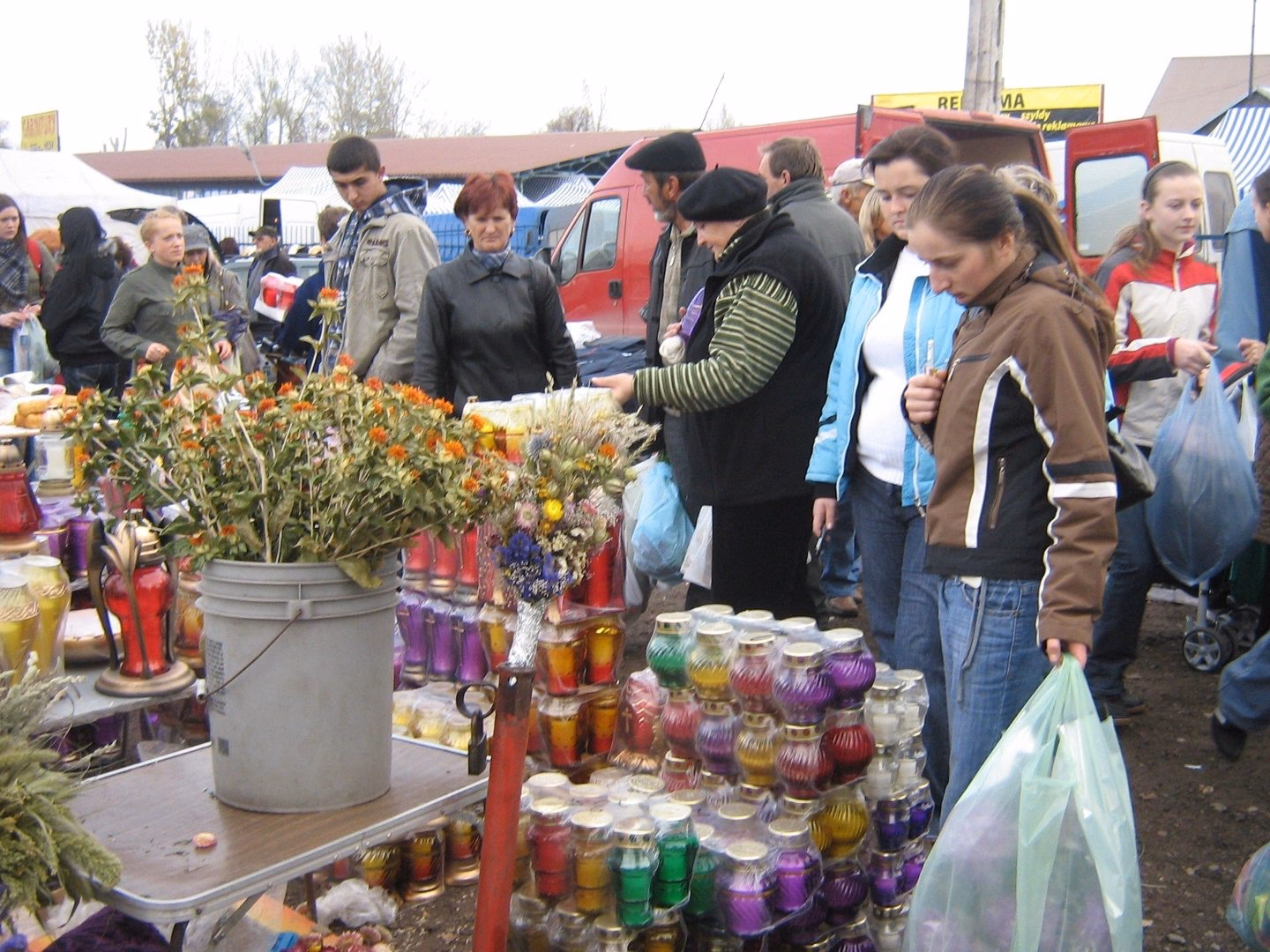 Co można kupić na targu w Proszowicach?