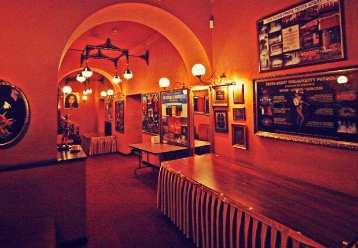 Jak ubrać się do teatru Sabat?