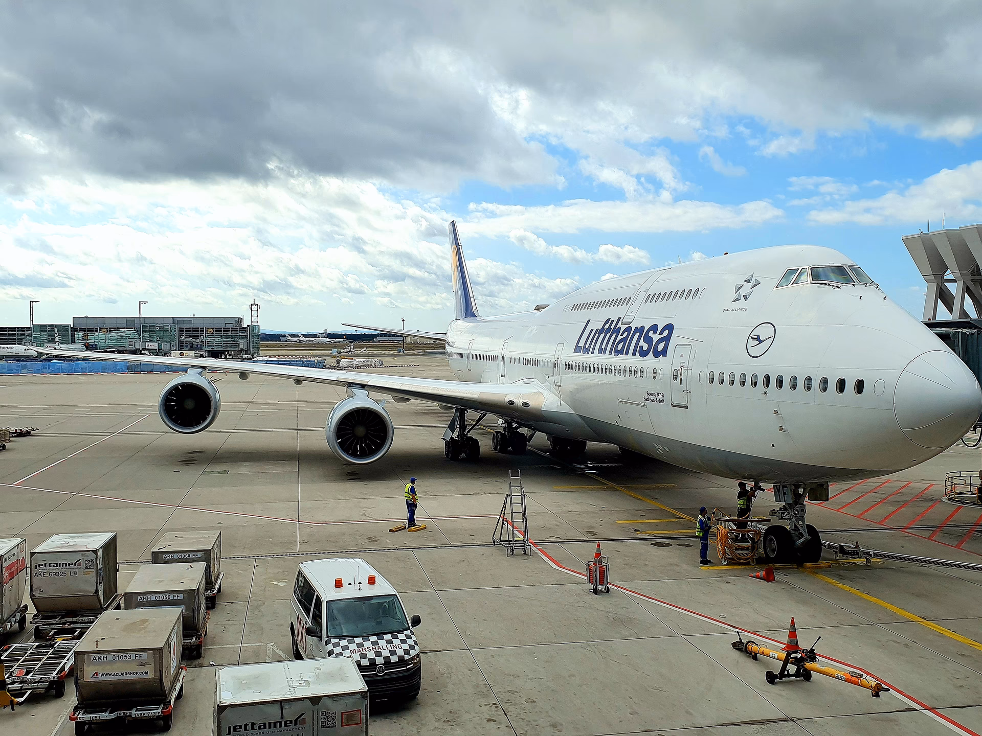 Co należy zrobić przed załadunkiem sprawnego ULD?