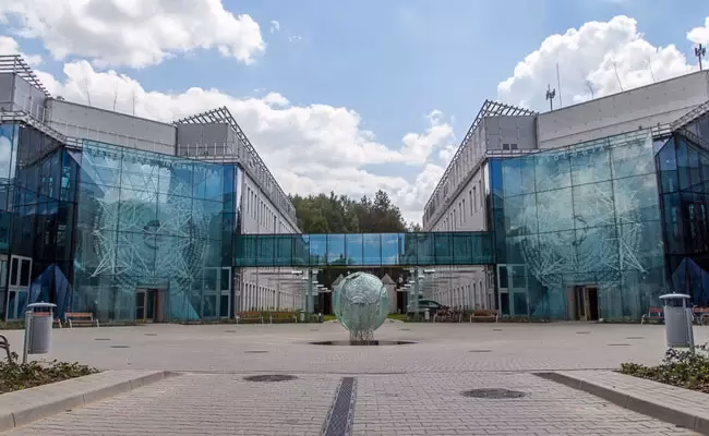 Ile wydziałów ma Uniwersytet w Białymstoku?