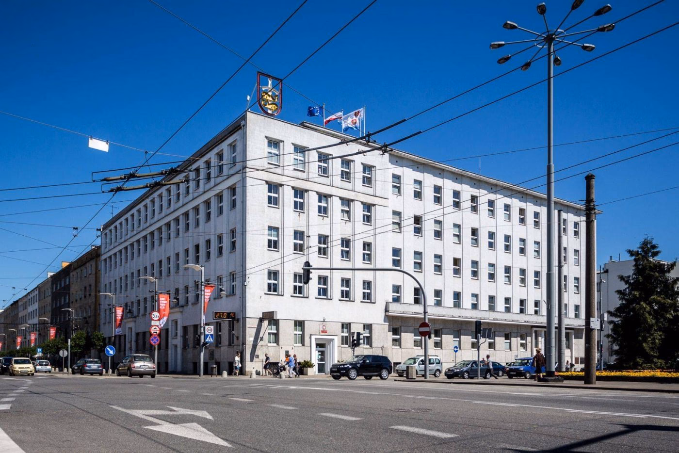 Ile zarabia się w urzędzie miasta Gdynia?