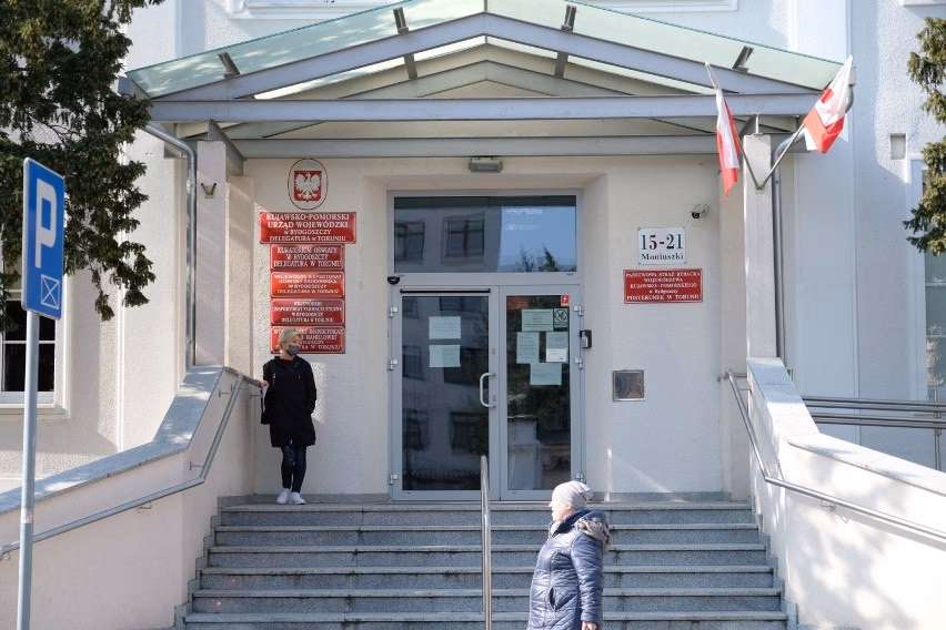 Jak nazywa się wojewoda województwa kujawsko-pomorskiego?