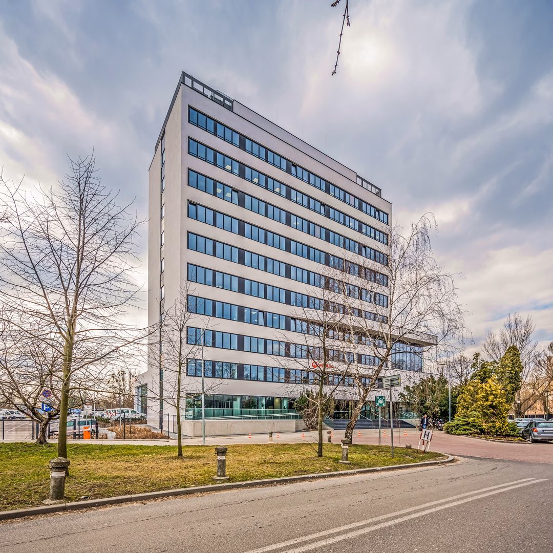 Kto jest właścicielem sieci ciepłowniczej w Warszawie?